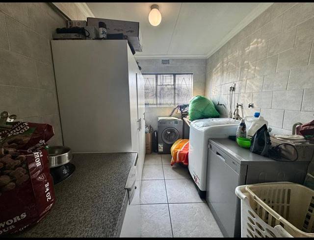 4 BEDROOM HOUSE FOR SALE IN GENL ALBERTS PARK